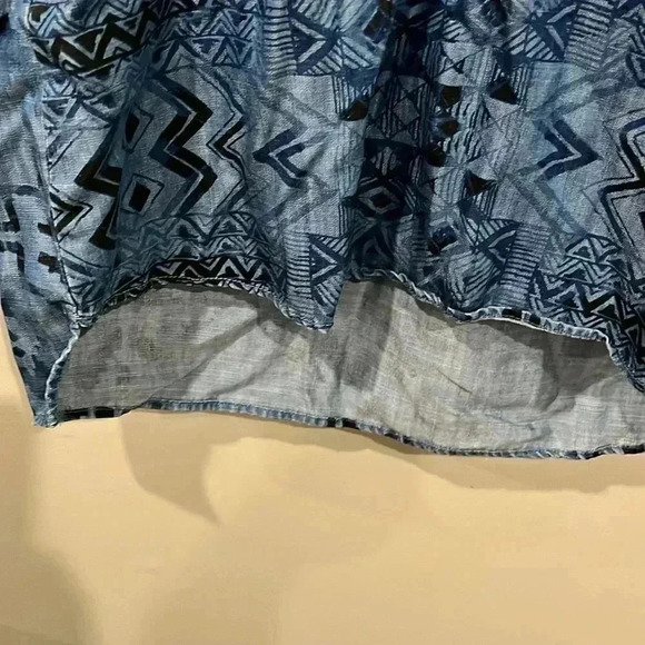 [S]Soft Surroundings  Aztec Geo Patterned Roll Tab Sleeve Lyocell SS Tunic Shirt - Picture 5 of 7